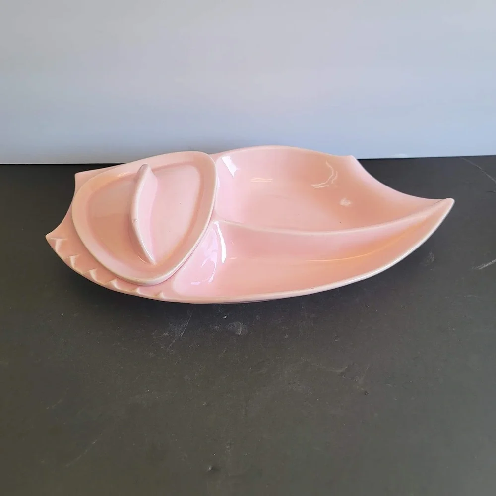 California Pottery Pink Covered Dish MCM Divided Leaf Shape Serving Tray VINTAGE